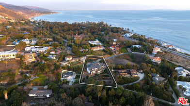 27091 Sea Vista Dr in Malibu, CA - Foto de edificio - Building Photo