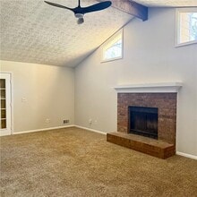 524 Julius Dr in Stone Mountain, GA - Building Photo - Building Photo