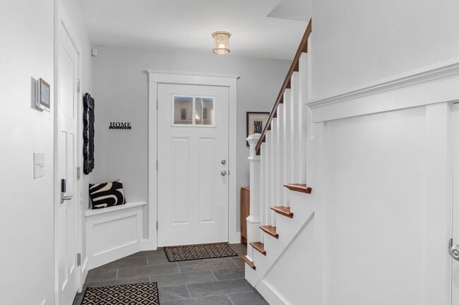 21 Hines Wy in Newburyport, MA - Building Photo - Building Photo