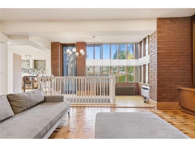 2701 DuPont Ave S, Unit 1 in Minneapolis, MN - Foto de edificio - Building Photo