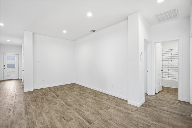 14251 Big Bnd Dr in Shenandoah, TX - Building Photo - Building Photo