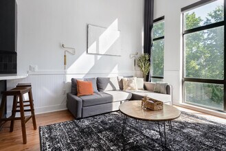 700 N Graham St in Charlotte, NC - Building Photo - Building Photo