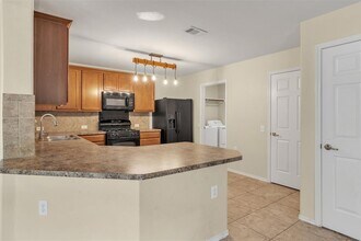 5940 Silver Screen Dr in Austin, TX - Building Photo - Building Photo