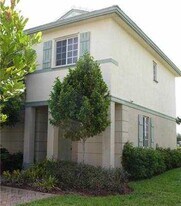 1221 Lucaya Dr in Riviera Beach, FL - Building Photo