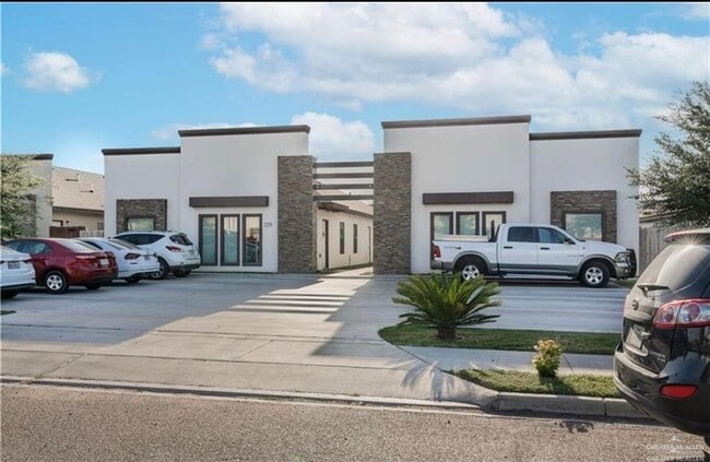 property at 1219 White Oak Dr