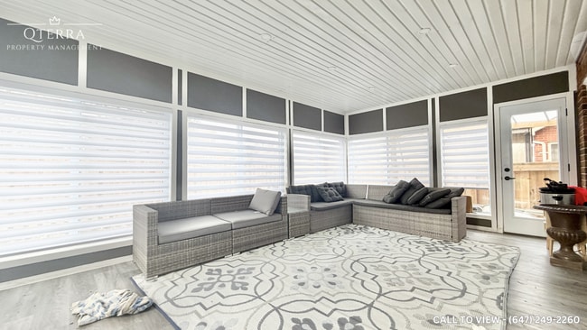 property at 33 Hall Cres