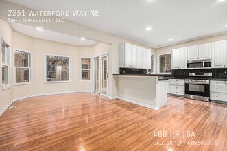 2251 Waterford Way NE in Grand Rapids, MI - Building Photo - Building Photo