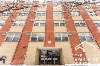 6830 N Sheridan Rd in Chicago, IL - Building Photo - Building Photo