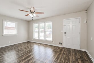 819 Flicker Rd in Louisville, KY - Building Photo - Building Photo