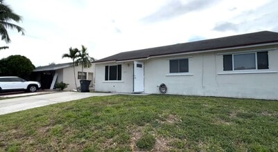 3220 N 73rd Ter in Hollywood, FL - Building Photo - Building Photo