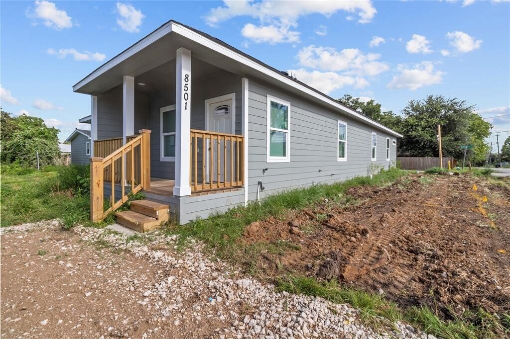 8501 Denby St in Houston, TX - Building Photo