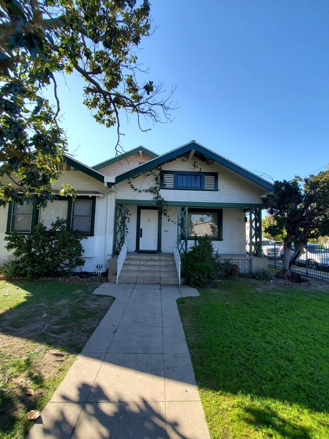 property at 103 S Ardmore Ave