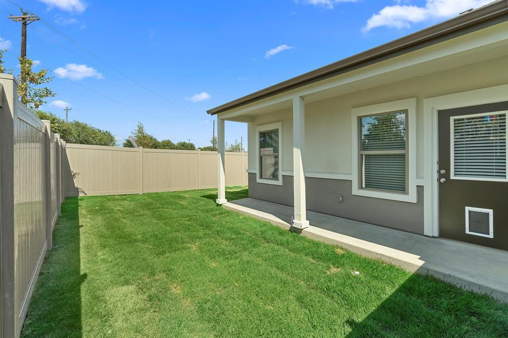 865 Limmer Loop in Hutto, TX - Building Photo