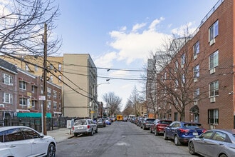 1322-1328 Clinton Ave in Bronx, NY - Building Photo - Building Photo