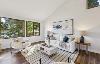 2583 Pimlico Dr in West Linn, OR - Building Photo - Building Photo