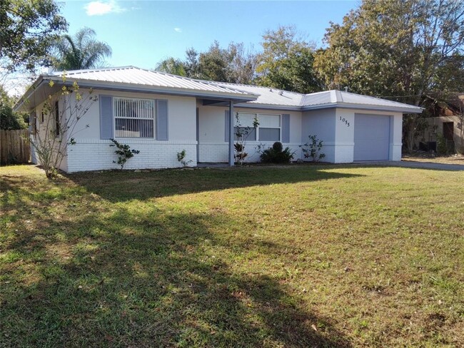 1055 S Cooper Dr in Deltona, FL - Building Photo - Building Photo