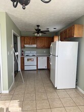 58 Snow Hill Church Rd in Candler, NC - Foto de edificio - Building Photo