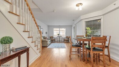 112 N Broadway in South Amboy, NJ - Foto de edificio - Building Photo