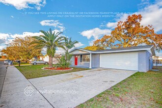 9900 Lakeside Ln in Port Richey, FL - Building Photo - Building Photo