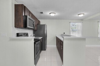 9398 NW 4th Ave in Miami, FL - Building Photo - Building Photo