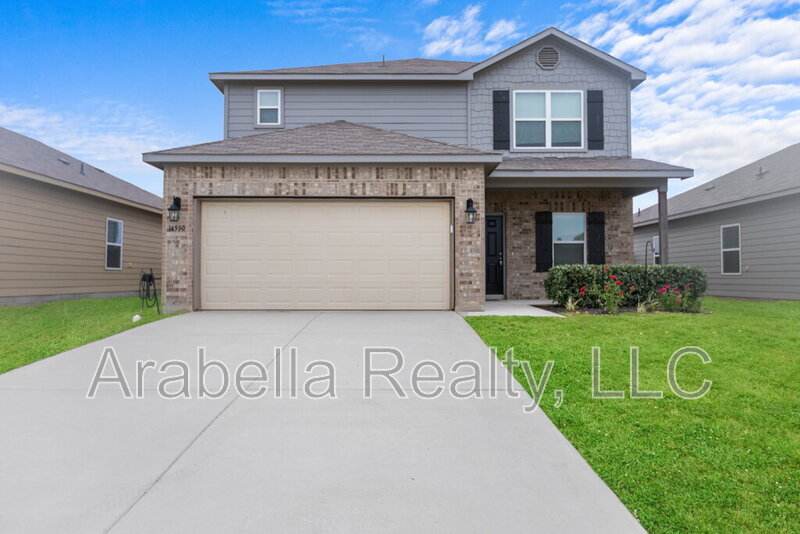 14550 Open Range Rd in Lytle, TX - Building Photo