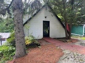 265 Bank Street Extension in Lebanon, NH - Building Photo