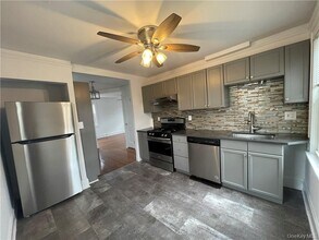 78 1st St in Harrison, NY - Building Photo - Building Photo