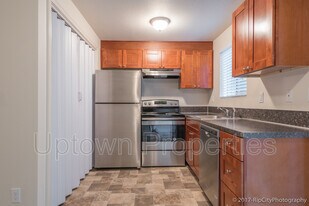 5011 SW Beaverton Hillsdale Hwy in Portland, OR - Building Photo
