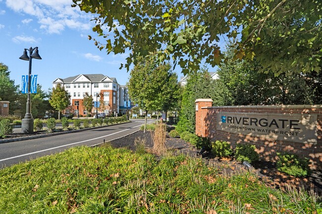 Rivergate Bordentown Waterfront in Bordentown, NJ - Foto de edificio - Building Photo