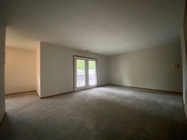 2912 Red Coach Dr in Springfield, OH - Building Photo - Building Photo