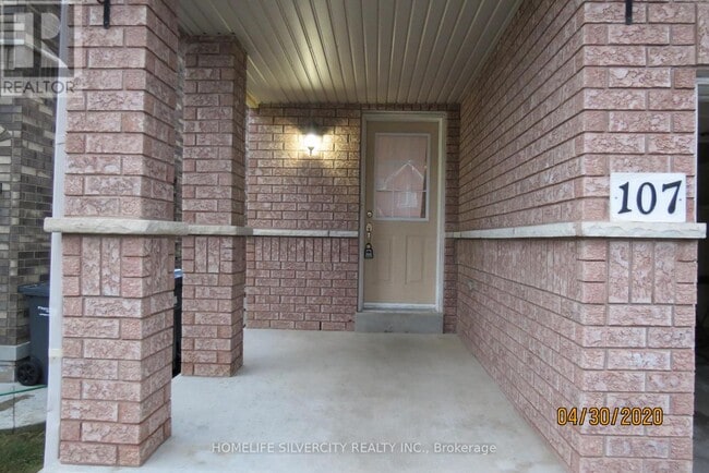 107 Cadillac Crescent in Brampton, ON - Building Photo - Building Photo