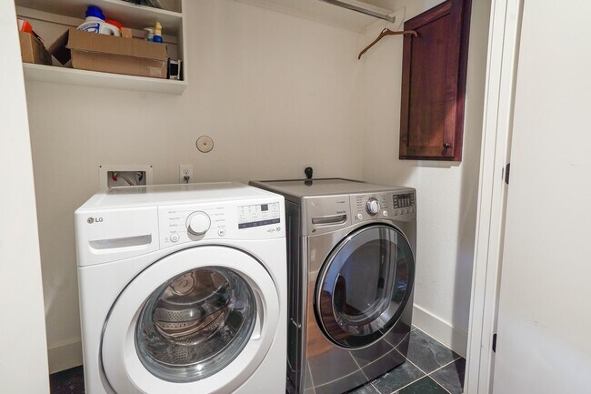 property at 508 W Polk St