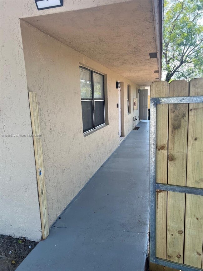 717 NW 5th Ave in Pompano Beach, FL - Building Photo - Building Photo