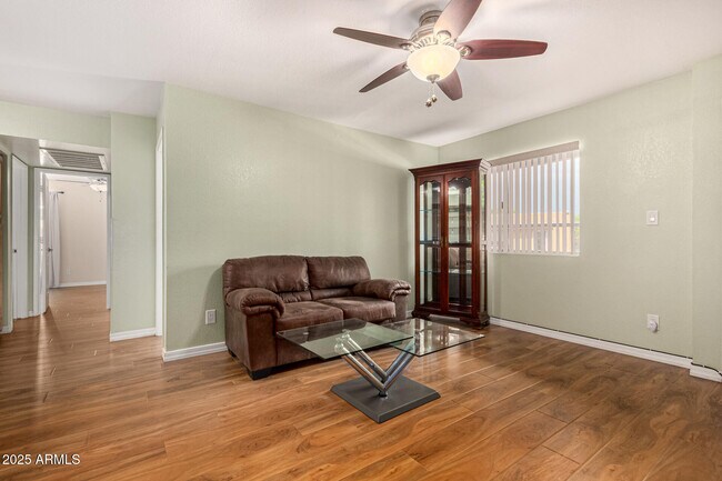 3601 W Tierra Buena Ln in Phoenix, AZ - Building Photo - Building Photo