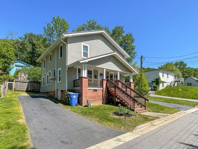 10 Latta St in Asheville, NC - Building Photo - Building Photo