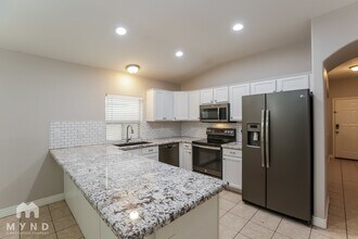 5527 W Southgate Ave in Phoenix, AZ - Building Photo - Building Photo