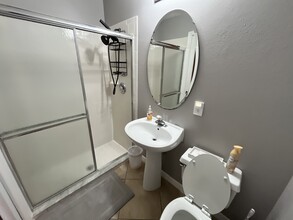 600 Bohannon Blvd, Unit Bedroom 02 in Orlando, FL - Foto de edificio - Building Photo