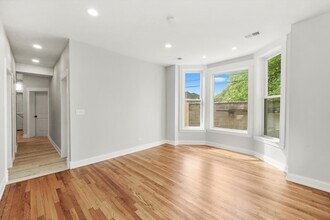 1833 S St Louis Ave in Chicago, IL - Building Photo - Building Photo