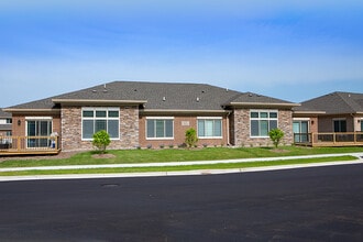 Eagle Crossing Luxury Apartment Homes in Chesterton, IN - Building Photo - Building Photo