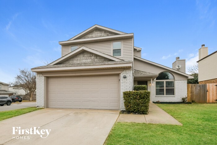 1718 Stoneway Dr in Grapevine, TX - Building Photo