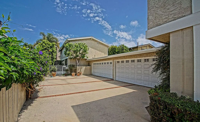 2213 Pullman Ln in Redondo Beach, CA - Building Photo - Building Photo