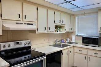3154 Via Poinciana, Unit 4120 in Greenacres, FL - Building Photo - Building Photo