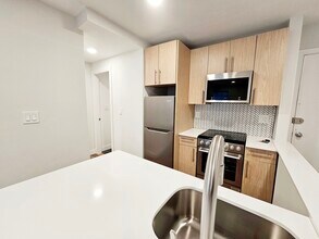 501 Beacon St, Unit 1 in Boston, MA - Foto de edificio - Building Photo