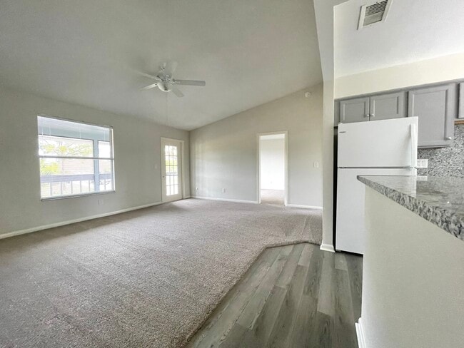 13413 Pine Needle Ln, Unit 13413 in Ft. Myers, FL - Foto de edificio - Building Photo