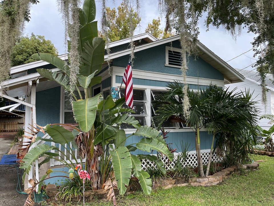 617 Dora St in New Smyrna Beach, FL - Building Photo