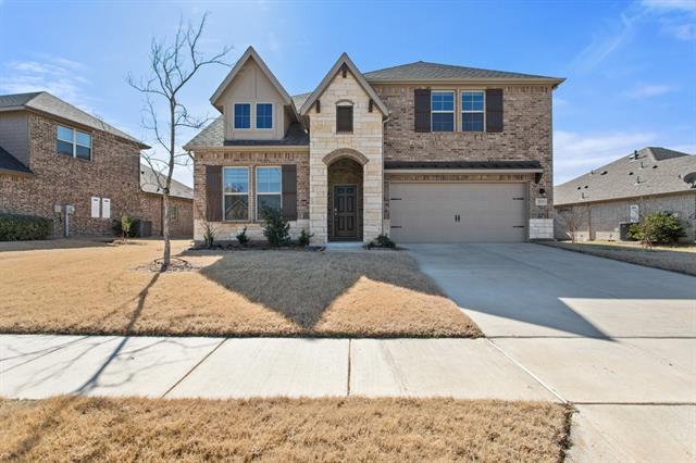 2113 Dorsey Dr in Forney, TX - Building Photo