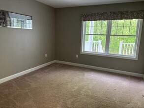 7 Sterling Hill Ln in Exeter, NH - Building Photo - Building Photo