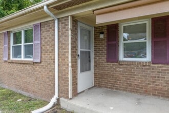 6048 Brookwood Dr in Suffolk, VA - Building Photo - Building Photo