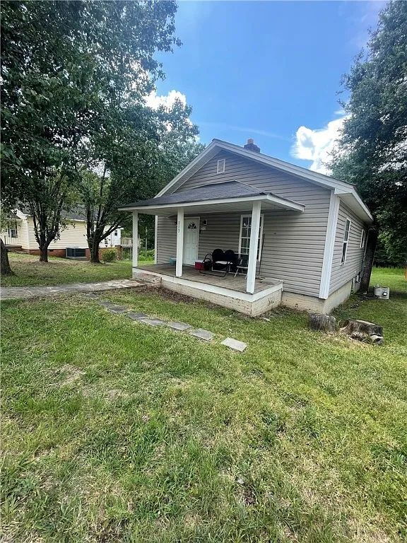 313 Lakeside Dr in Westminster, SC - Building Photo - Building Photo