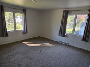 3582 Debra Ln in Bay City, MI - Building Photo - Building Photo